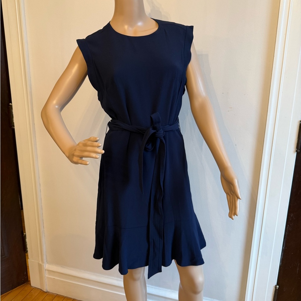 Elegant Navy Blue Sleeveless Dress